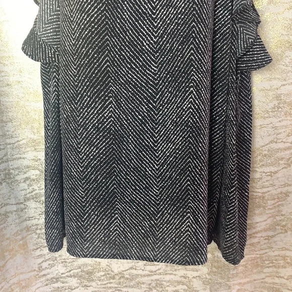 Michael Michael Kors black/white ruffled cold shoulder blouse size L - Picture 4 of 13